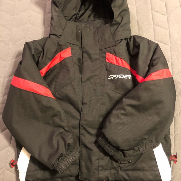 New Spyder jacket for boys - Picture 2 of 5